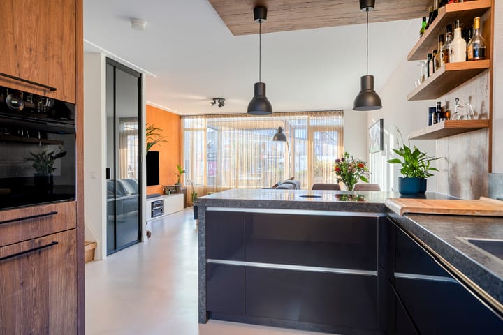 Photo 12 of Wethouder van Eschstraat 147