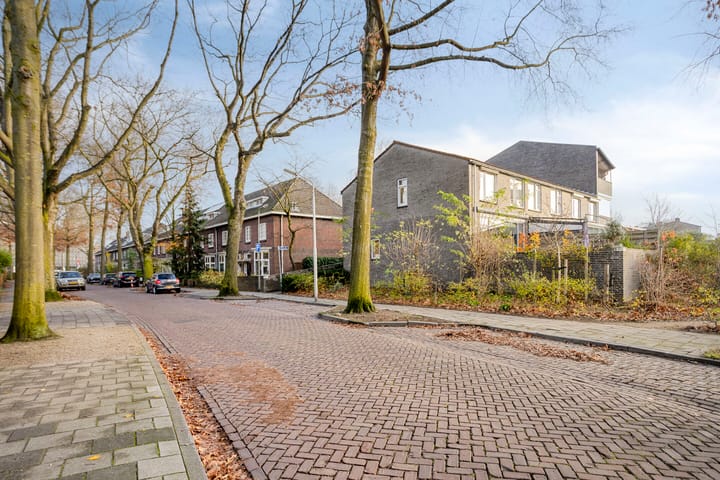 Photo 32 of Wethouder van Eschstraat 147