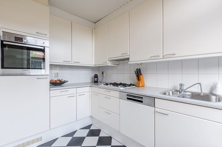 Photo 14 of Marnixstraat 11