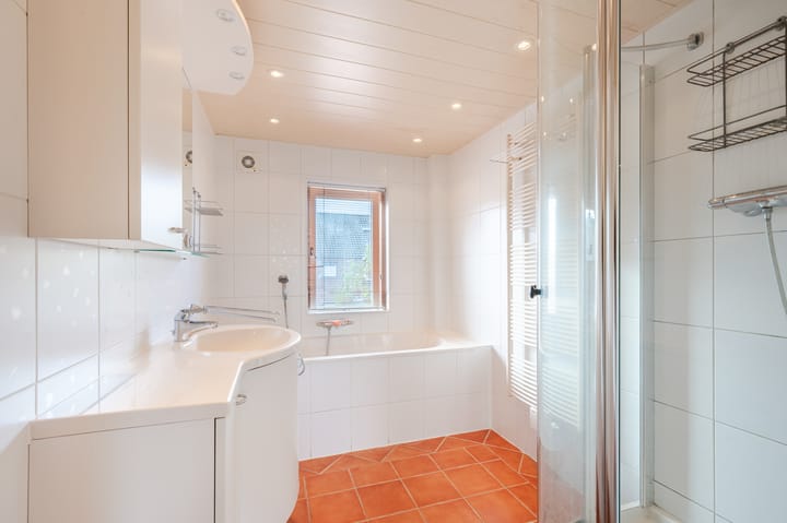 Photo 24 of Marnixstraat 11