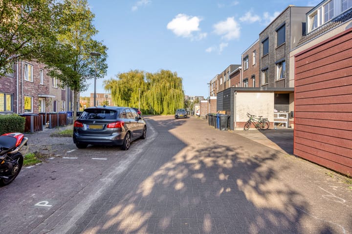 Photo 34 of Mazustraat 48