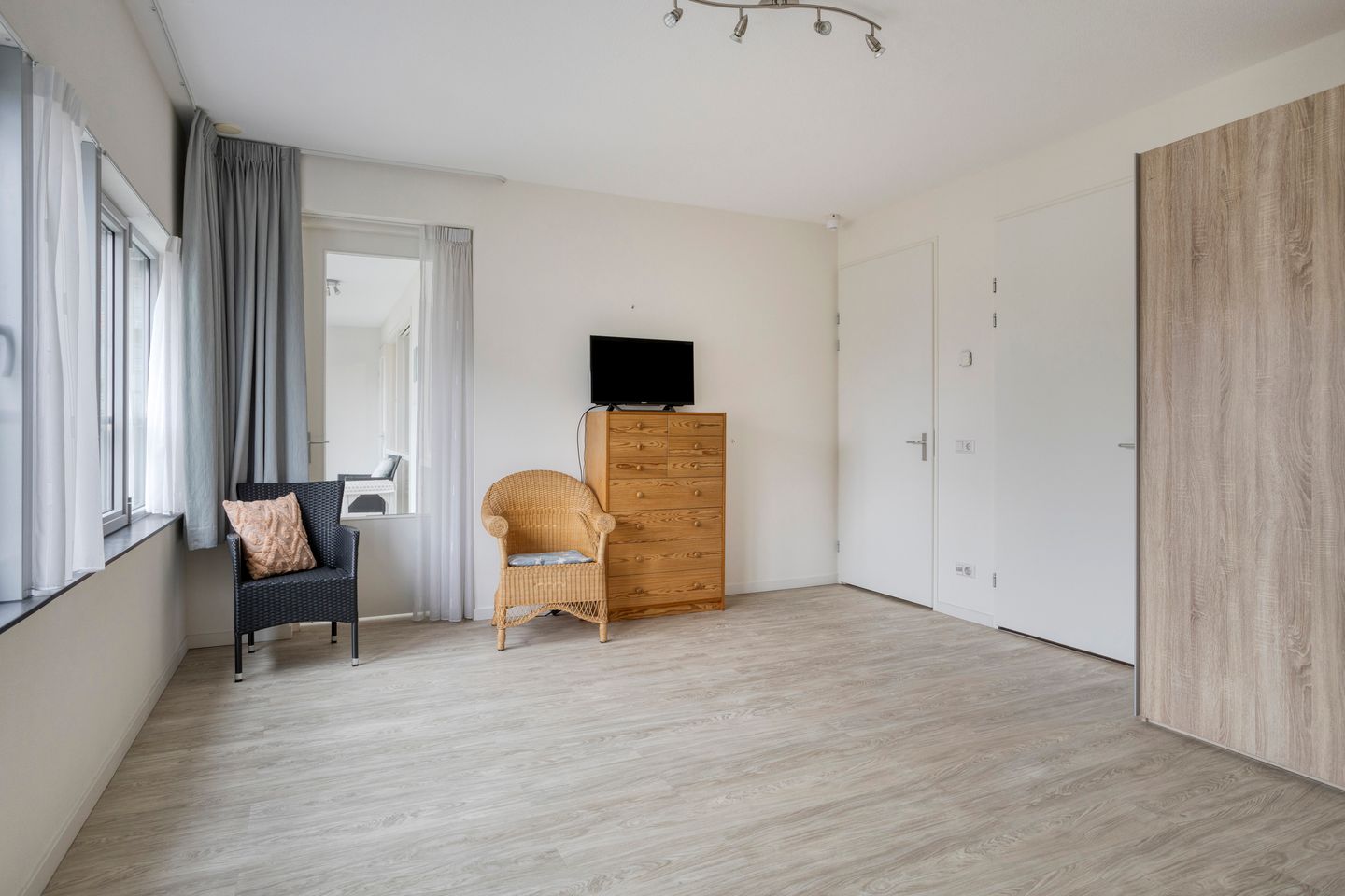 Photo 14 of Troelstralaan 98