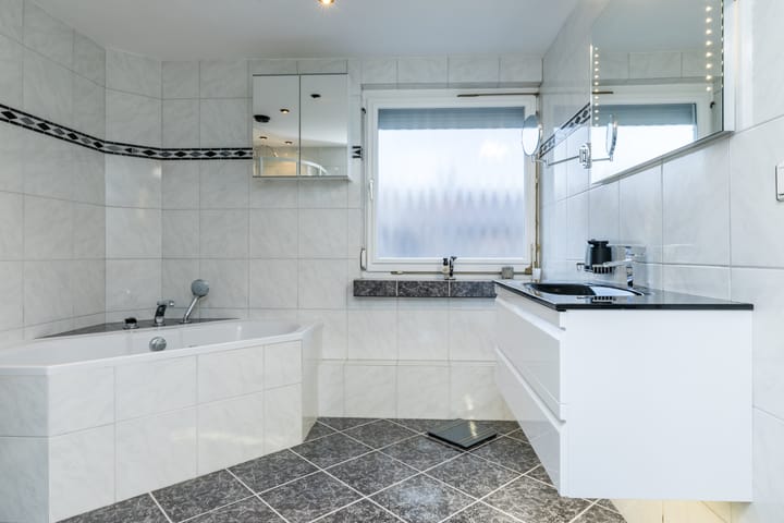 Foto 27 van Burg.Franssenstraat 22