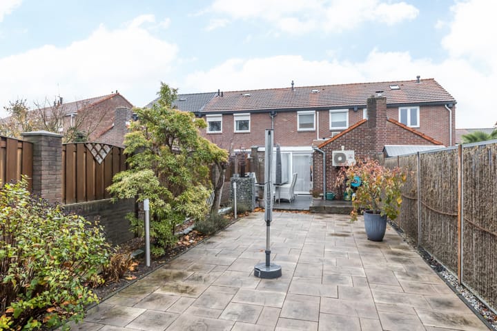 Foto 31 van Burg.Franssenstraat 22