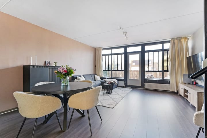 Foto 3 van Kanariesprenk 37