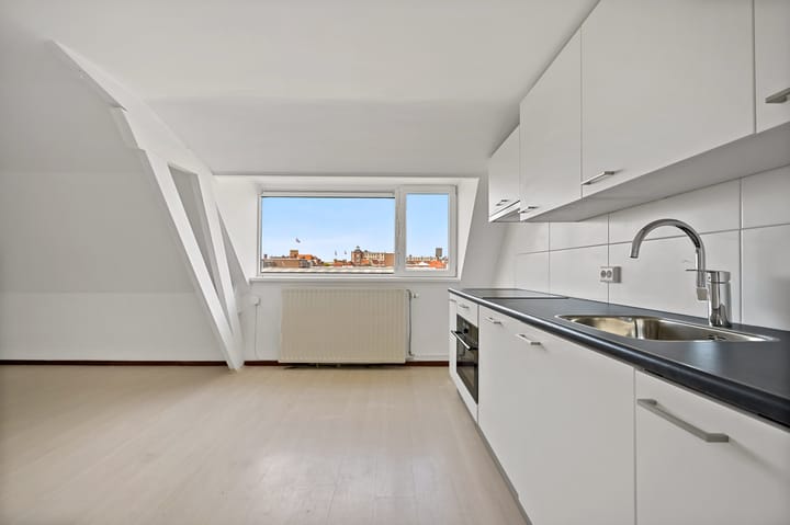 Photo 10 of Hondiusstraat 1-2