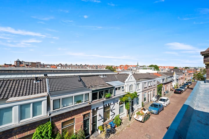 Photo 14 of Hondiusstraat 1-2