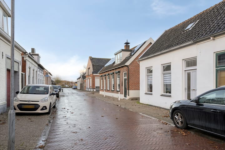 Photo 24 of Kanaalstraat 27