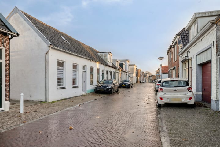 Photo 25 of Kanaalstraat 27