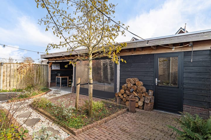 Photo 4 of Westeinde 65