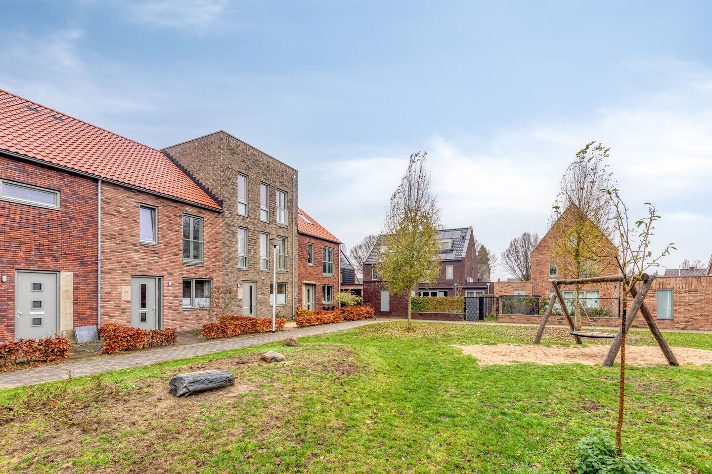 Photo 44 of Somapad 43