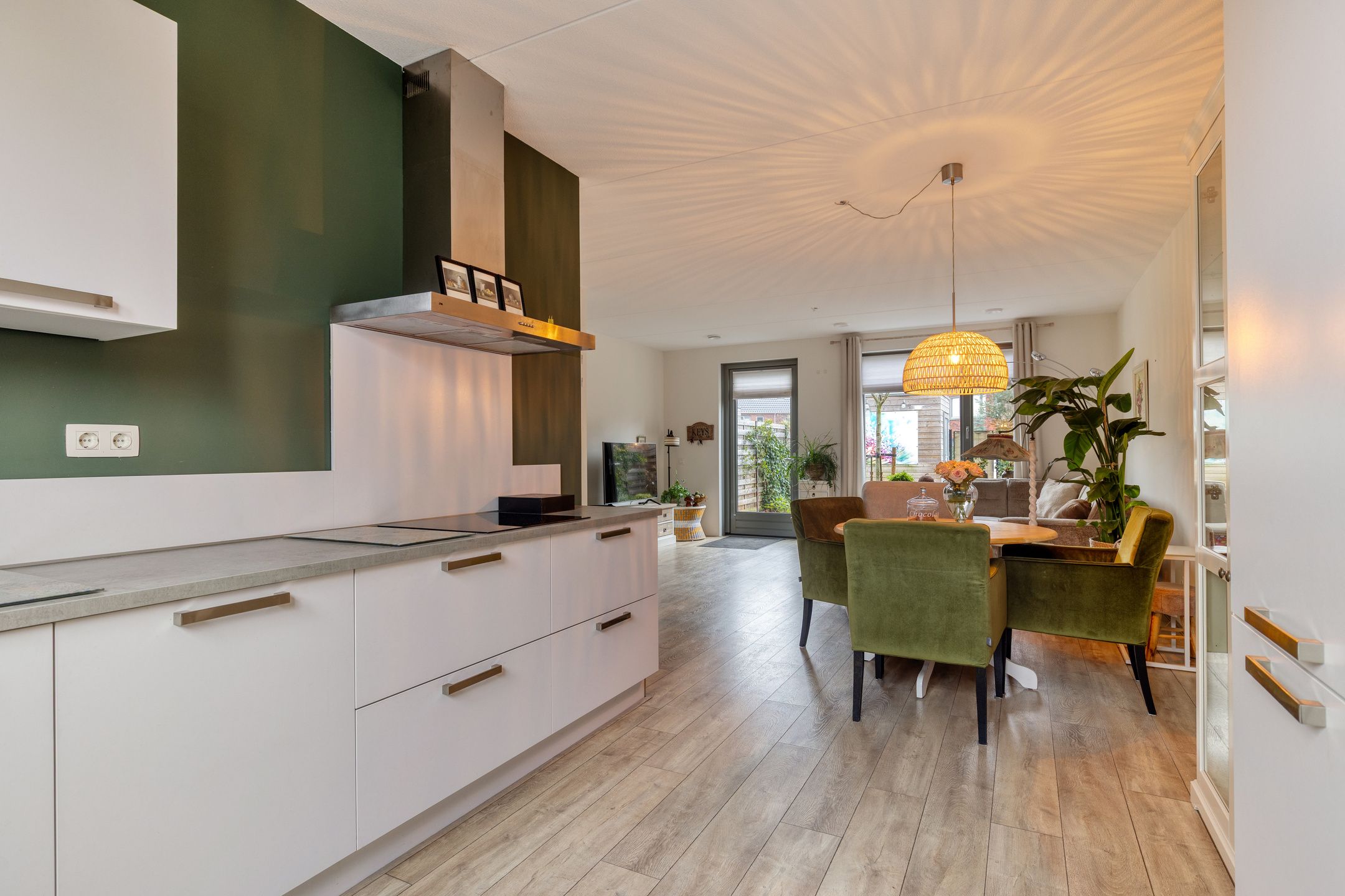 Photo 9 of Somapad 43