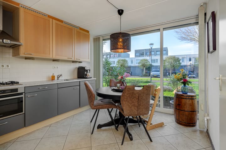 Foto 10 van Weegbree 55