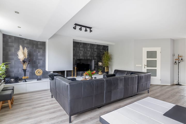 Photo 11 of Nolensstraat 25