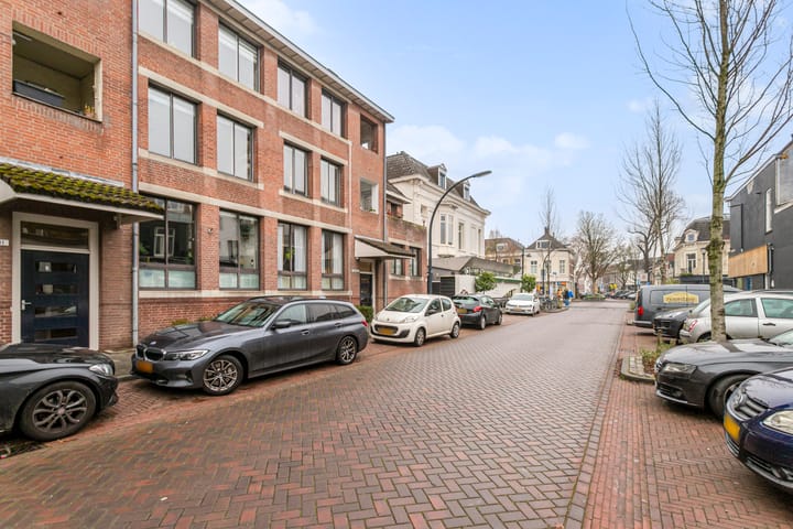 Photo 2 of Godevaert Montensstraat 2-B4