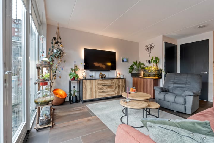 Photo 6 of Vincent van Goghstraat 42