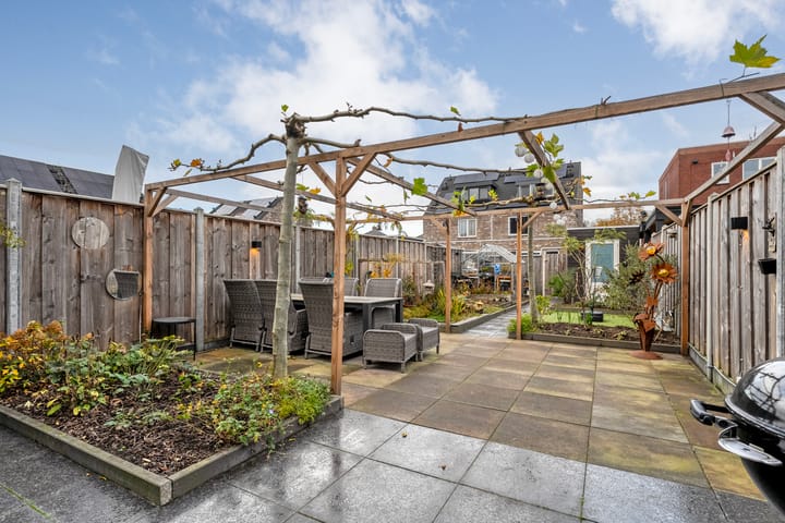 Photo 19 of Vincent van Goghstraat 42