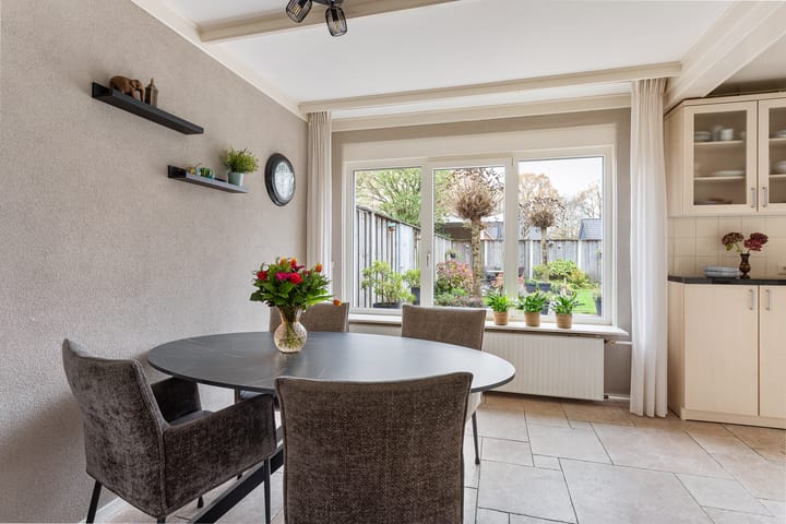 Photo 9 of Zwaluwstraat 52