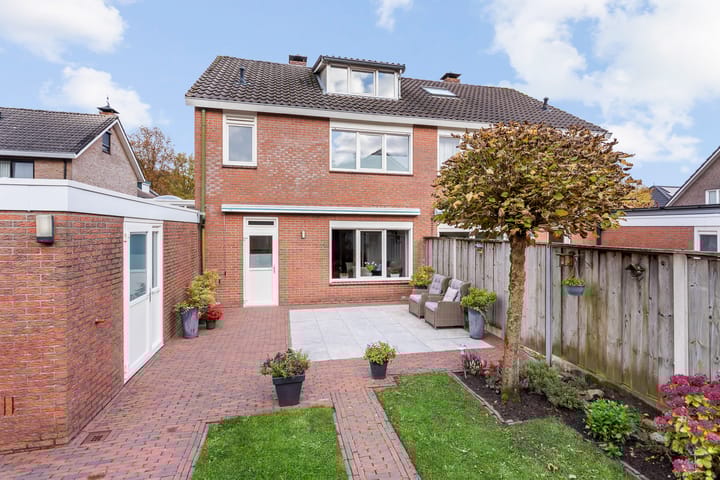 Photo 18 of Zwaluwstraat 52