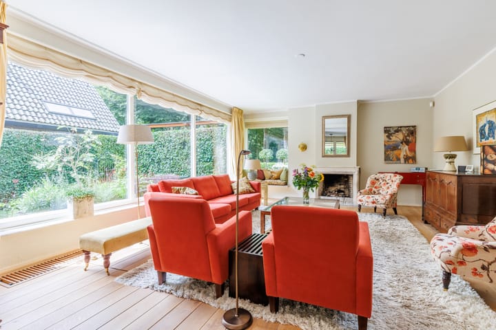 Photo 8 of Burg. Roosmale Nepveulaan 15