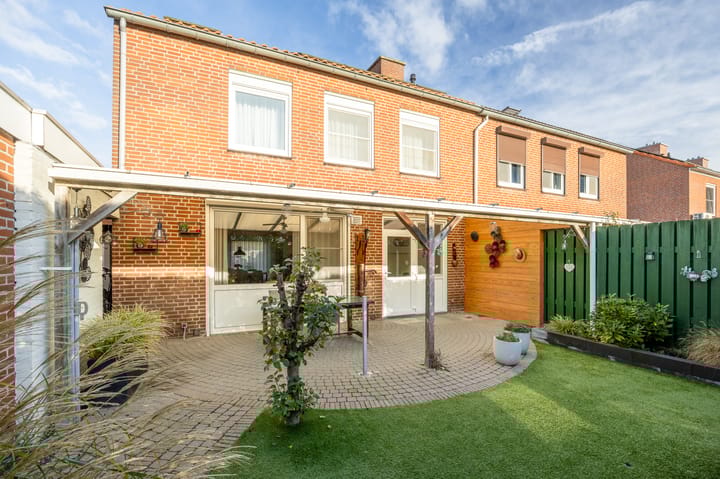 Photo 32 of Tiendstraat 29