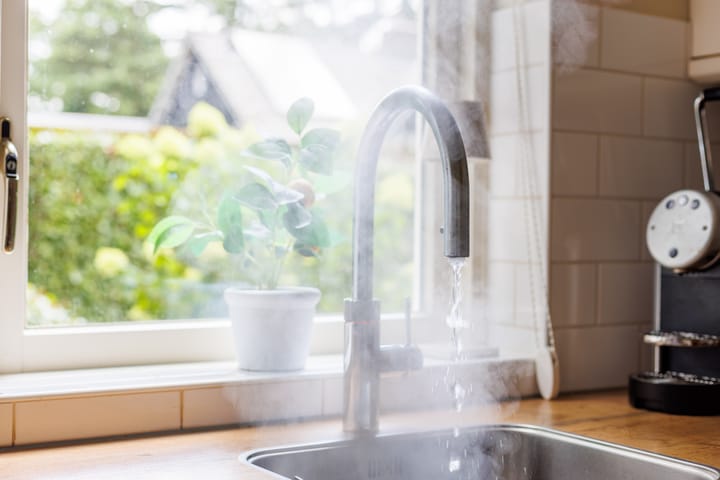 Photo 12 of Burg. Roosmale Nepveulaan 15