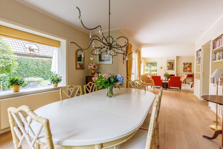 Photo 13 of Burg. Roosmale Nepveulaan 15