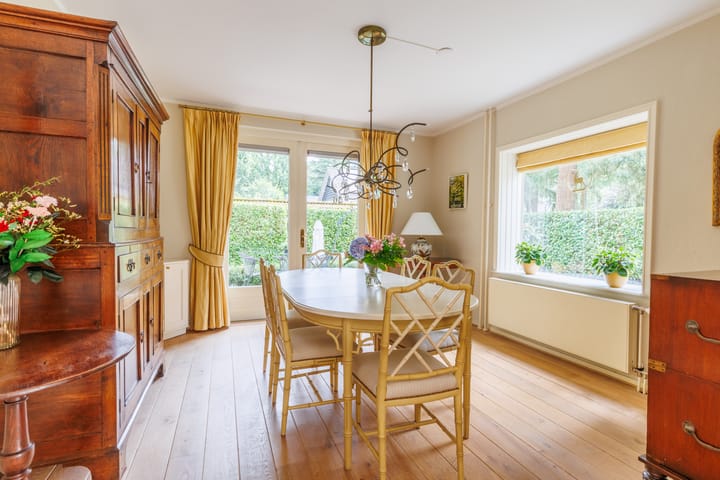 Photo 14 of Burg. Roosmale Nepveulaan 15