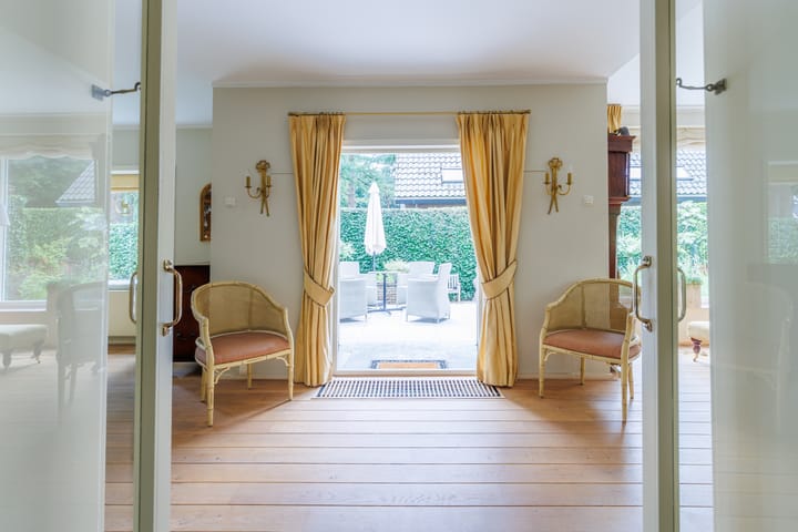 Photo 15 of Burg. Roosmale Nepveulaan 15