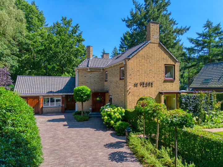 Photo 26 of Burg. Roosmale Nepveulaan 15