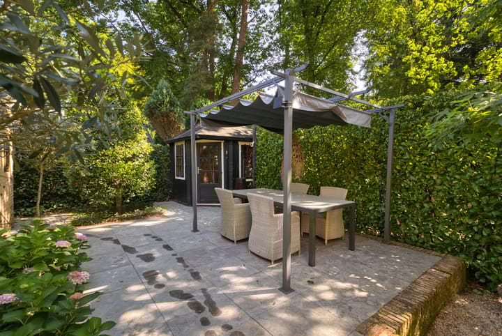 Photo 31 of Burg. Roosmale Nepveulaan 15