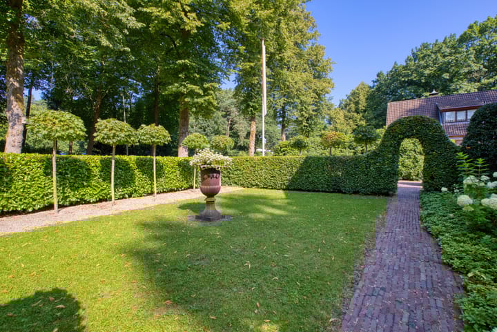 Photo 35 of Burg. Roosmale Nepveulaan 15