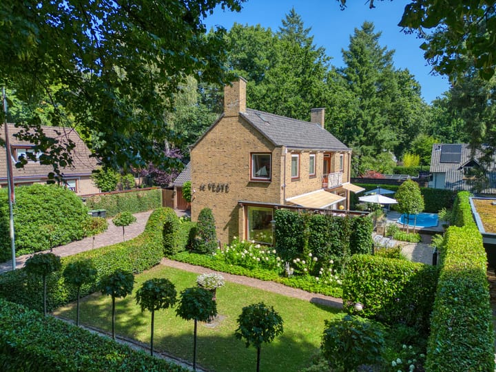 Photo 42 of Burg. Roosmale Nepveulaan 15