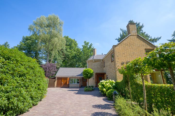 Photo 37 of Burg. Roosmale Nepveulaan 15