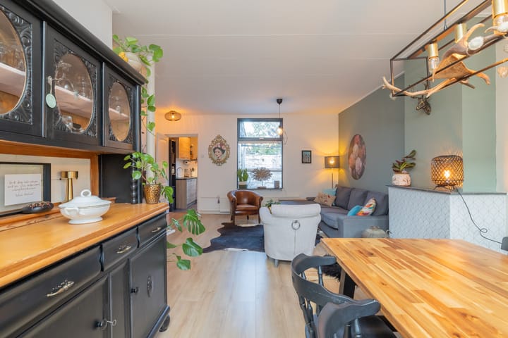 Photo 4 of van der Veldstraat 5