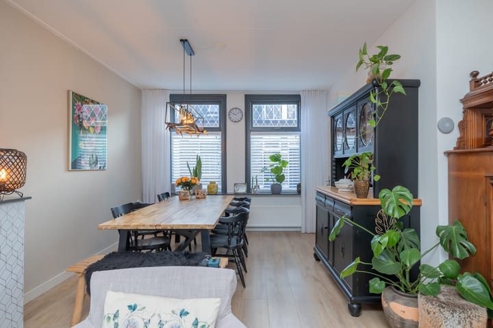 Photo 5 of van der Veldstraat 5