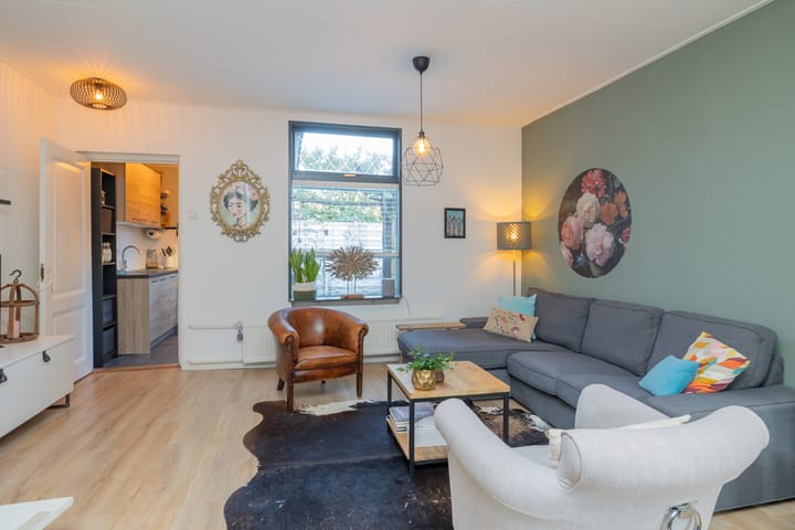 Photo 11 of van der Veldstraat 5