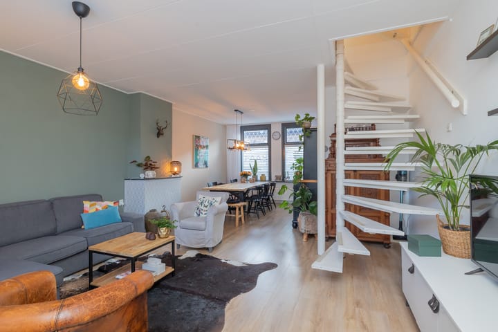 Photo 19 of van der Veldstraat 5