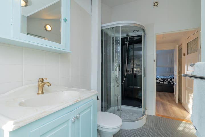 Photo 24 of van der Veldstraat 5