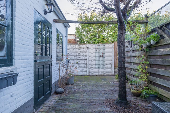 Photo 32 of van der Veldstraat 5