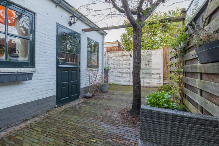 Photo 33 of van der Veldstraat 5