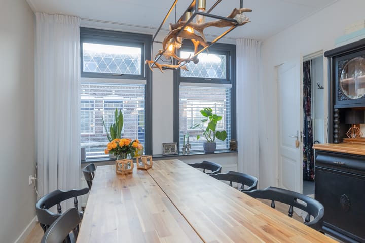 Photo 10 of van der Veldstraat 5