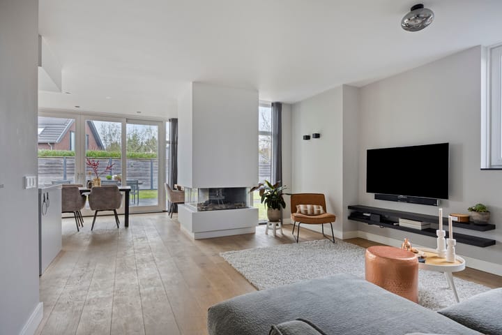 Photo 10 of Vossehol 24-A