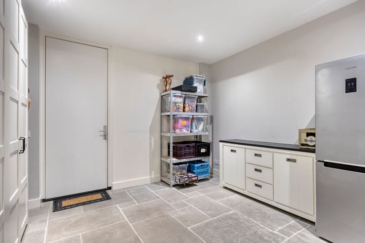 Photo 21 of Vossehol 24-A