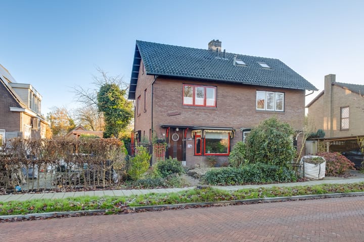 Photo 3 of Koningin Sophiastraat 1