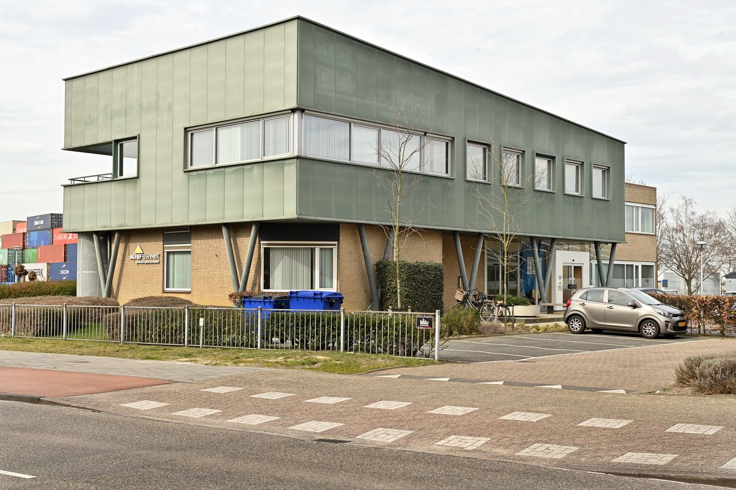 View photo 2 of Boerenverdriet 20