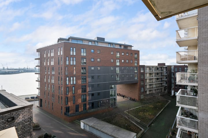 Photo 36 of Kratonkade 568