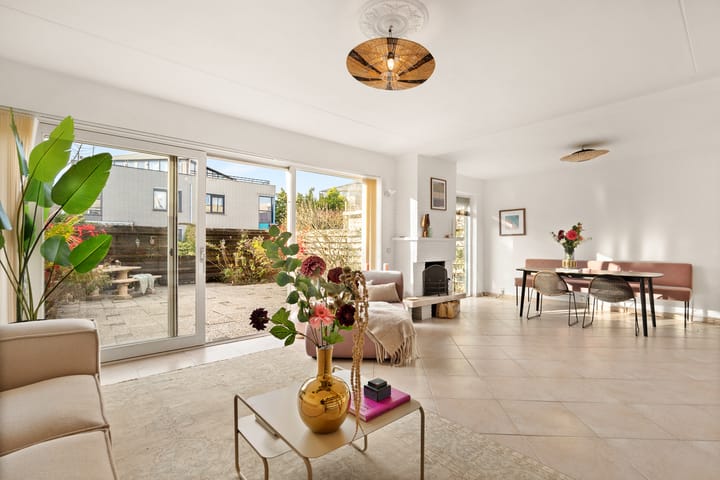 Photo 1 of J. Calsstraat 7