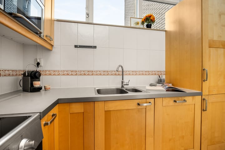 Photo 17 of J. Calsstraat 7