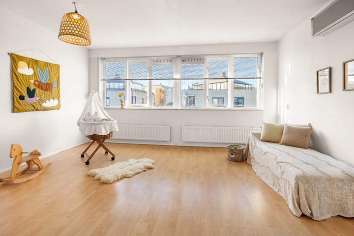 Photo 21 of J. Calsstraat 7